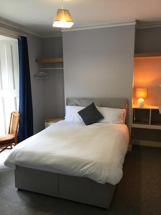 Budget Stay, Shared Guest House, R1 Mount Pleasant Hill Суонзи Екстериор снимка